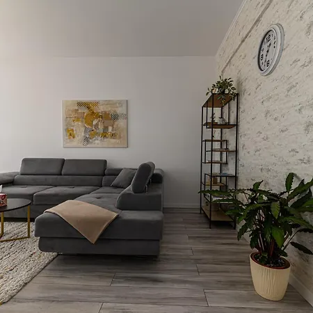 Mabu -2 Spatios Cu Parcare Subterana, Tractorul Apartmán Brašov