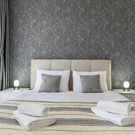 Mabu -2 Spatios Cu Parcare Subterana, Tractorul Appartamento Braşov