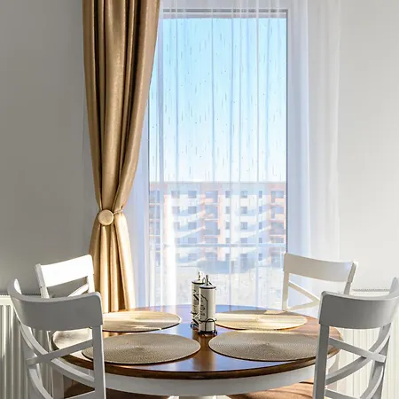 Mabu -2 Spatios Cu Parcare Subterana, Tractorul