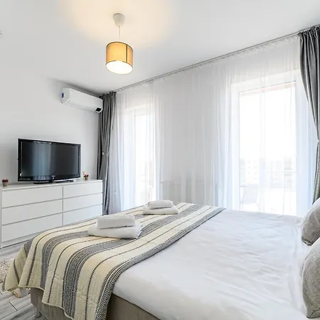 Mabu -2 Spatios Cu Parcare Subterana, Tractorul