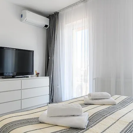 Mabu -2 Spatios Cu Parcare Subterana, Tractorul * Brašov