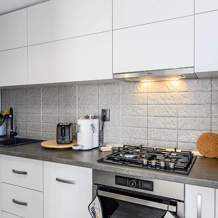 Mabu -2 Spatios Cu Parcare Subterana, Tractorul *