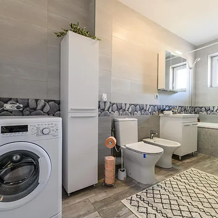 Mabu -2 Spatios Cu Parcare Subterana, Tractorul Apartmán *