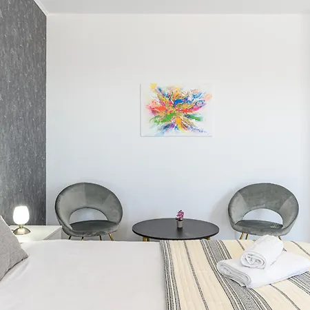 Mabu -2 Spatios Cu Parcare Subterana, Tractorul * Brašov