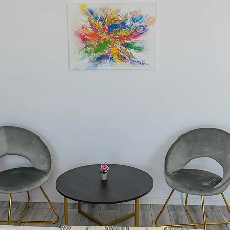 Mabu -2 Spatios Cu Parcare Subterana, Tractorul