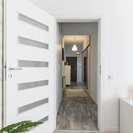 Mabu -2 Spatios Cu Parcare Subterana, Tractorul * Brašov