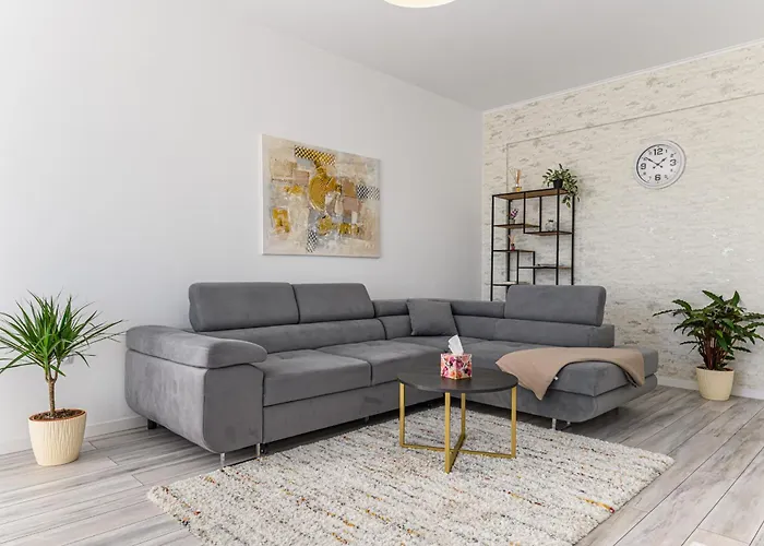 Mabu -2 Spatios Cu Parcare Subterana, Tractorul *