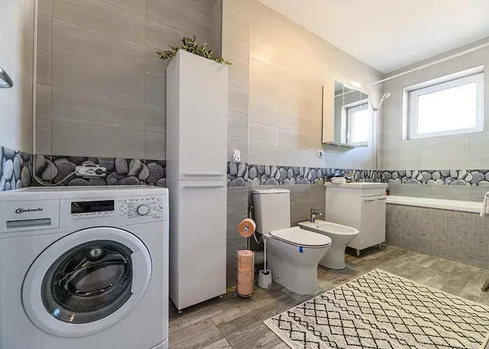 Mabu -2 Spatios Cu Parcare Subterana, Tractorul Apartment *